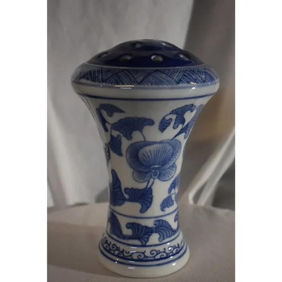 Vintage Berry Strainer Ceramic Vase - Picture 6 of 10